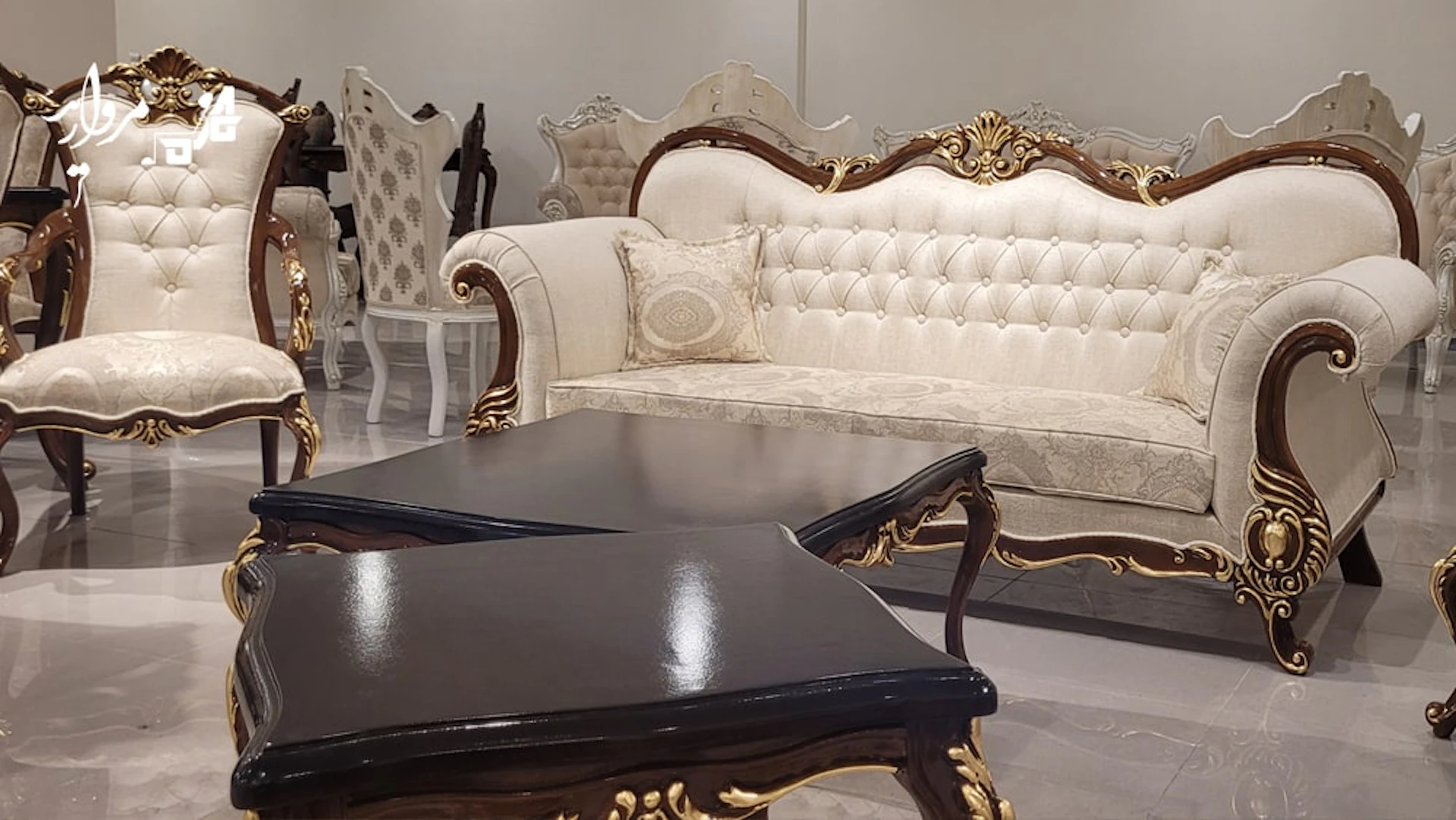 مبل کلاسیک مدل زرین تخت - مبلمان مروارید